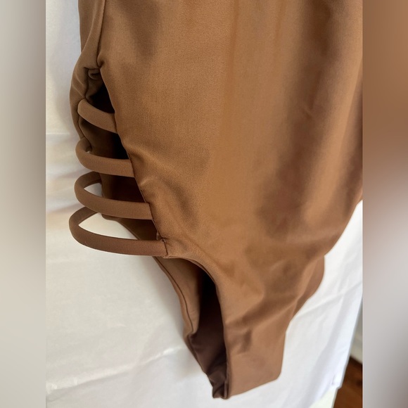 Tori Praver - Brown - One Piece Bathing Suit! Super Cute! - Picture 4 of 7